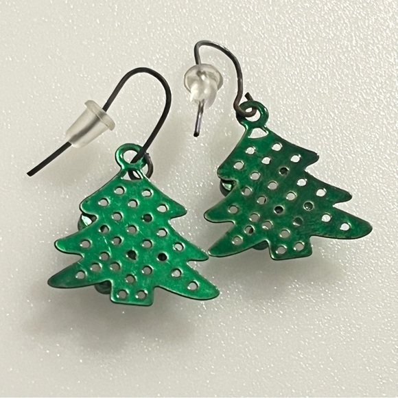 Lot of 2 Christmas Tree and Snowflake Dangle Rhinestone Earrings - Picture 12 of 15